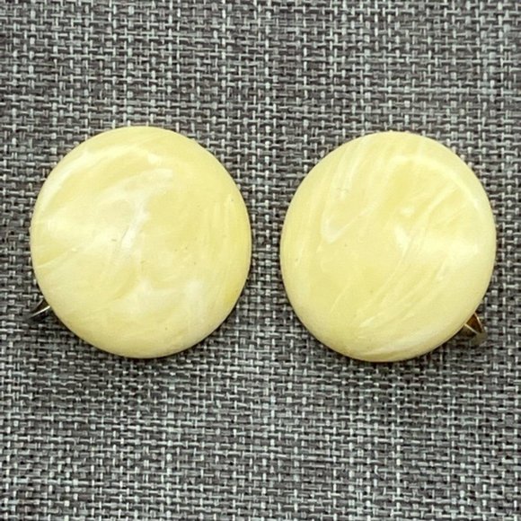 Clip On Earrings Cream White Marbled Domed Round Acrylic Vintage Granny Cottage - Picture 1 of 3